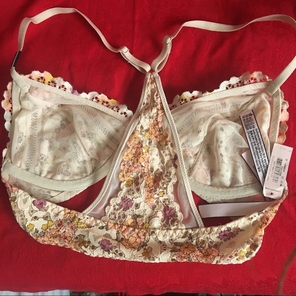 💐NWT Victoria’s Secret floral lace bralette💝 - Picture 2 of 6